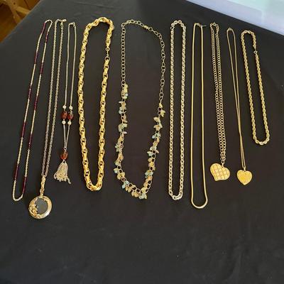 Bold & Gold: 60+ Pieces of Jewelry (B3-RG)