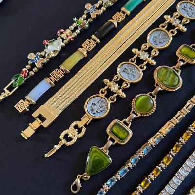 Bold & Gold: 60+ Pieces of Jewelry (B3-RG)