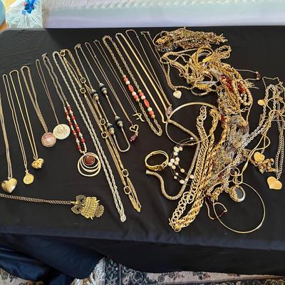 Bold & Gold: 60+ Pieces of Jewelry (B3-RG)