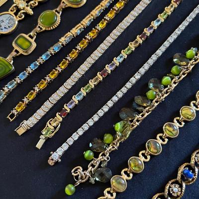 Bold & Gold: 60+ Pieces of Jewelry (B3-RG)