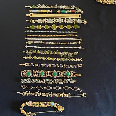 Bold & Gold: 60+ Pieces of Jewelry (B3-RG)