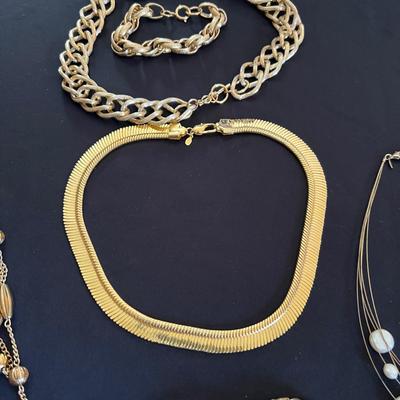 Bold & Gold: 60+ Pieces of Jewelry (B3-RG)