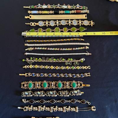 Bold & Gold: 60+ Pieces of Jewelry (B3-RG)