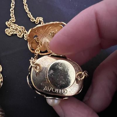 Pearl Necklaces, Bracelets, Earrings & More (B3-RG)