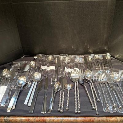Lot 31 various flatware brand gourmet settings