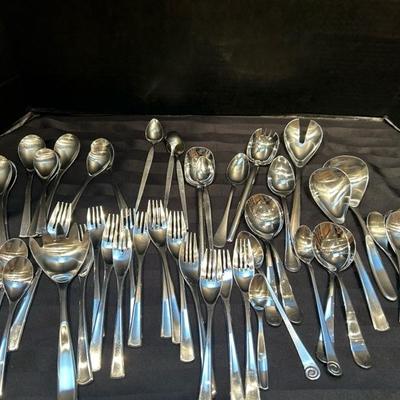 Lot 34 flatware