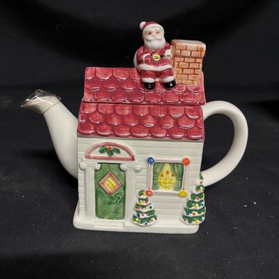 Hallmark, Avon, Ceramic Figurines & More Christmas Decor (BS2-MG)