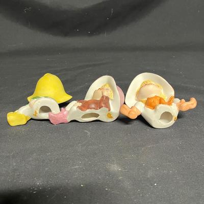 Hallmark, Avon, Ceramic Figurines & More Christmas Decor (BS2-MG)