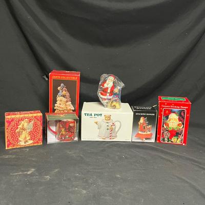 Hallmark, Avon, Ceramic Figurines & More Christmas Decor (BS2-MG)