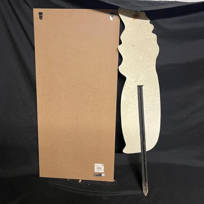 Hallmark, Avon, Ceramic Figurines & More Christmas Decor (BS2-MG)