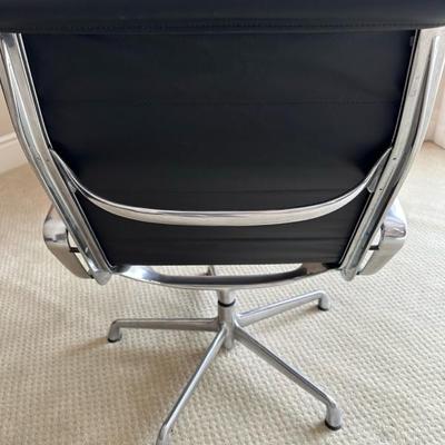 Lot 4 Eames Herman Miller Soft Pad Alu Group Lounge Chair model EA433