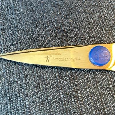 Lot 61 scissors