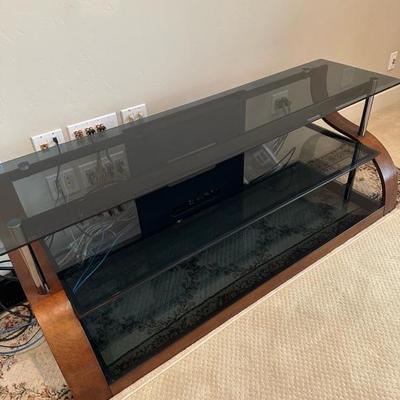 Lot 18 Bello flat panel, audio video stand