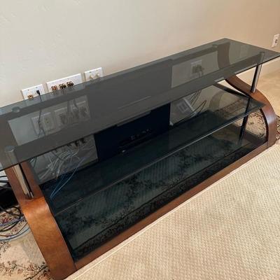 Lot 18 Bello flat panel, audio video stand