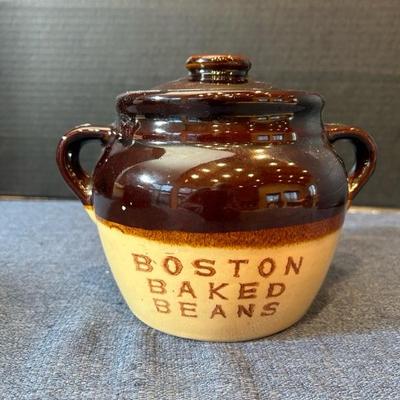Lot 71 kitchen items