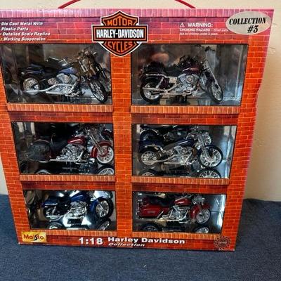 Lot 30 Maisto Die Cast Harley Davidson Set