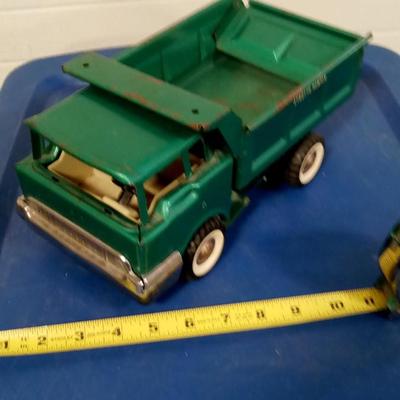 LOT 84 OLD STRUCO TOY DUMP TRUCK