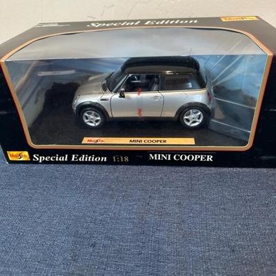 Lot 97 Maisto Die Cast Car 1:18 scale