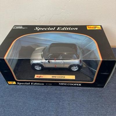Lot 97 Maisto Die Cast Car 1:18 scale
