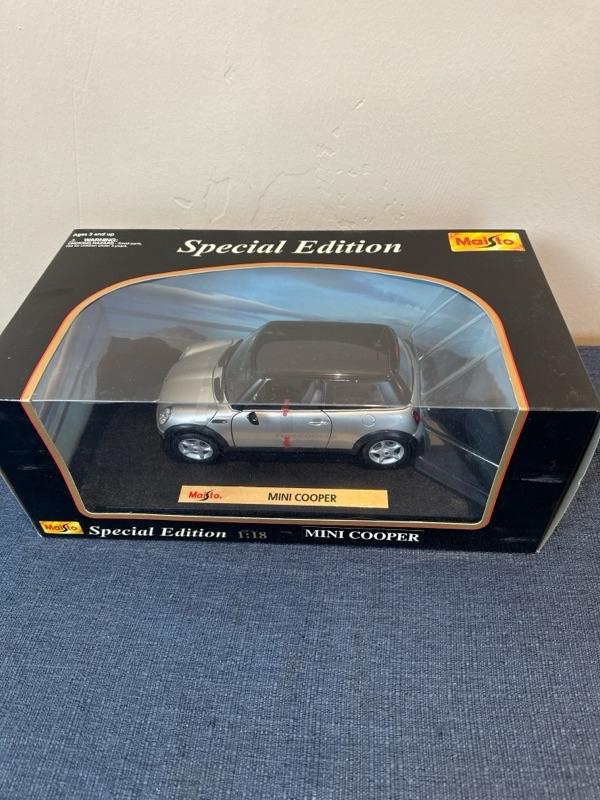 Lot 97 Maisto Die Cast Car 1:18 scale | EstateSales.org
