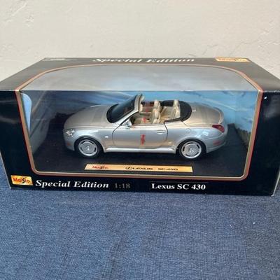 Lot 98 Maisto Die Cast Car 1:18 scale