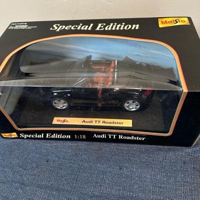 Lot 101 Maisto Die Cast Car 1:18 scale