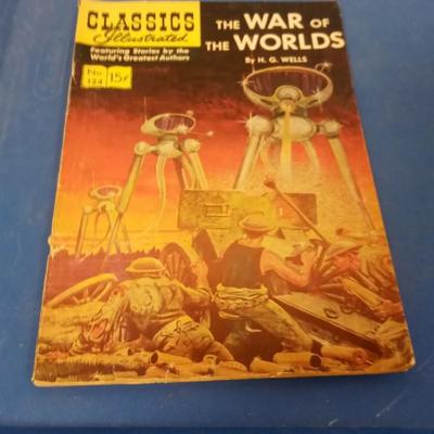 LOT 98 WAR OF THE WORLDS COMIC BOOK