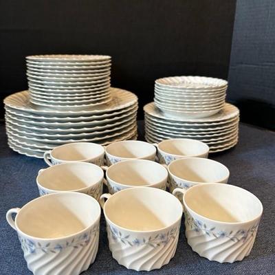 Lot 82 Haviland Limoges Gentiane