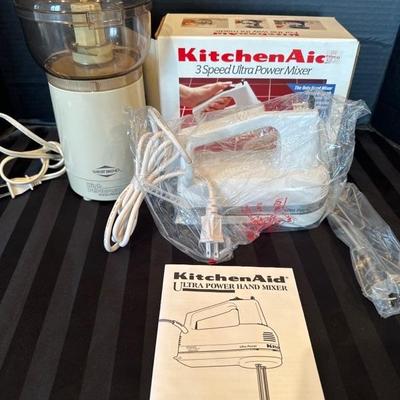 Lot 84 kitchen items