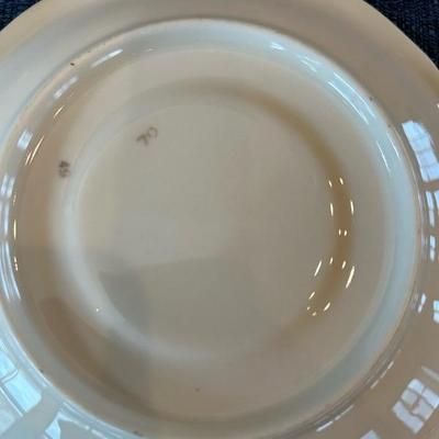 Lot 123 Ivory & gold china set