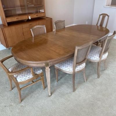 Lot 114 vintage dining table with six chairs