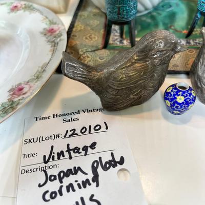 Vintage ceramic collectible Salt Pepper dinnerware