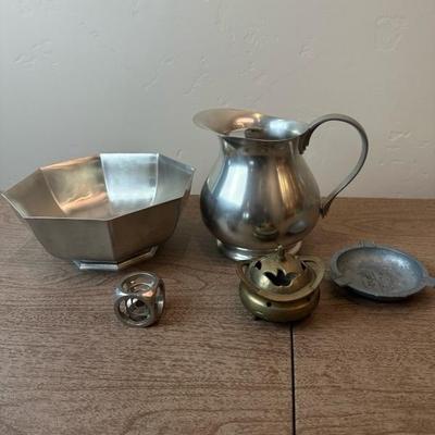 Lot 163 Metal home decor items