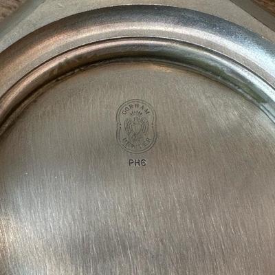 Lot 163 Metal home decor items