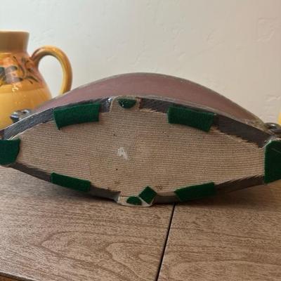 Lot 164 Pottery and ceramic home decor items