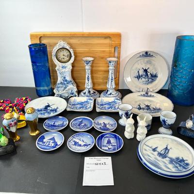 Delft Blue clock, Copenhagen plates