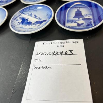 Delft Blue clock, Copenhagen plates