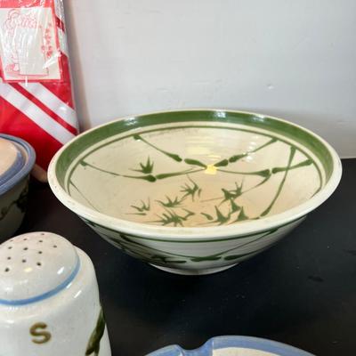 Louisville Stoneware Plates