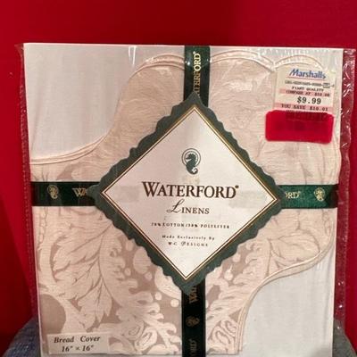 Lot 150 Variety of tables cloths