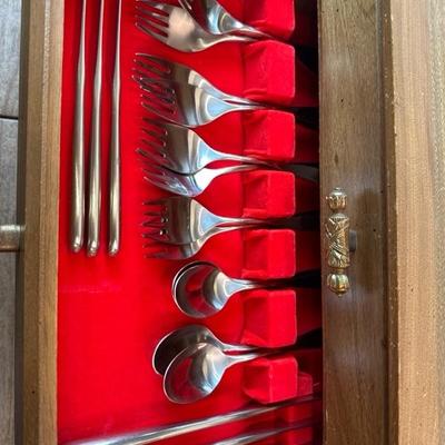 Lot 170 Lauffer Stainless Steel Flatware in wood chest