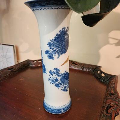 Pair Mottahedeh Porcelain Diplomatic Eagle Trumpet Vase with Arrangements