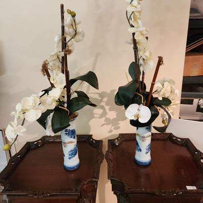 Pair Mottahedeh Porcelain Diplomatic Eagle Trumpet Vase with Arrangements