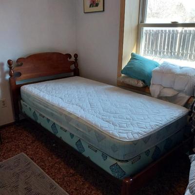 TWIN BED WITH HEADBOARD-MATTRESS-FRAME AND BEDDING