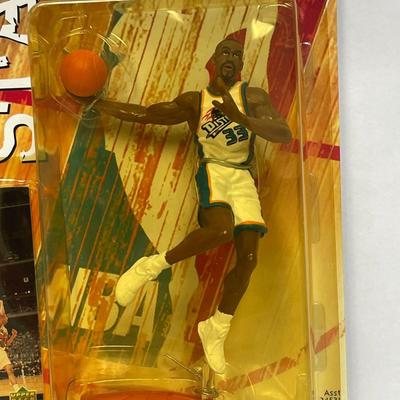 GRANT HILL- #33 PISTONS - Mattel NBA Superstars figure New in Package 2 OF 2