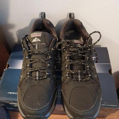 MENS SKECHERS WIDE FIT MEMORY FOAM AND NEW BALANCE