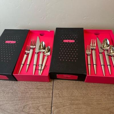 Lot 172 Gourmet Settings flatware service for 8