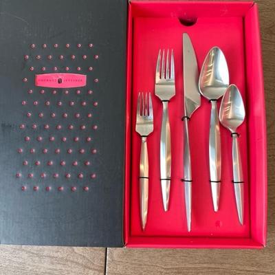 Lot 173 Gourmet Settings flatware service for 4