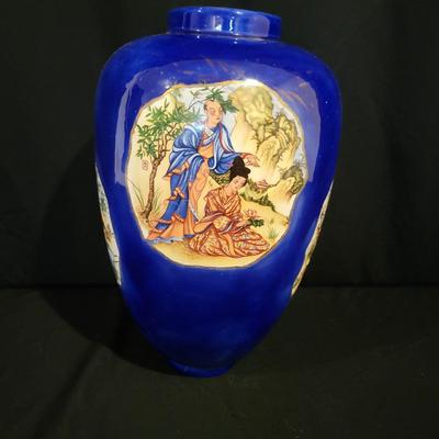 Japanese Porcelain Vase (D-DW)
