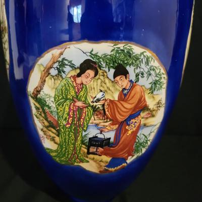 Japanese Porcelain Vase (D-DW)