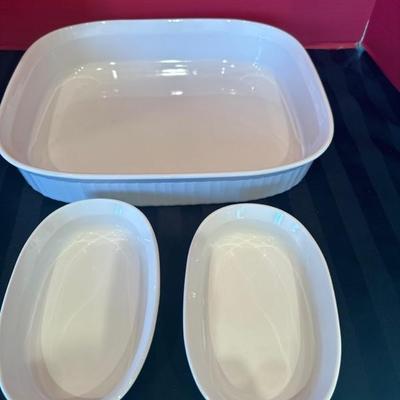 Lot 188 Corning ware baking casserole 4.5 liters , 2 Corning ware baking dish 475 ml f-15-b